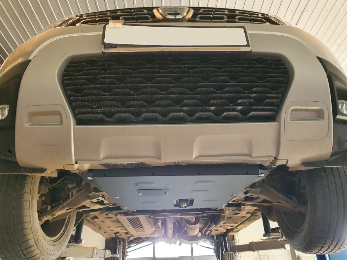 Protección metálica bajo el motor compatible con Dacia Duster - (2018-2025)
