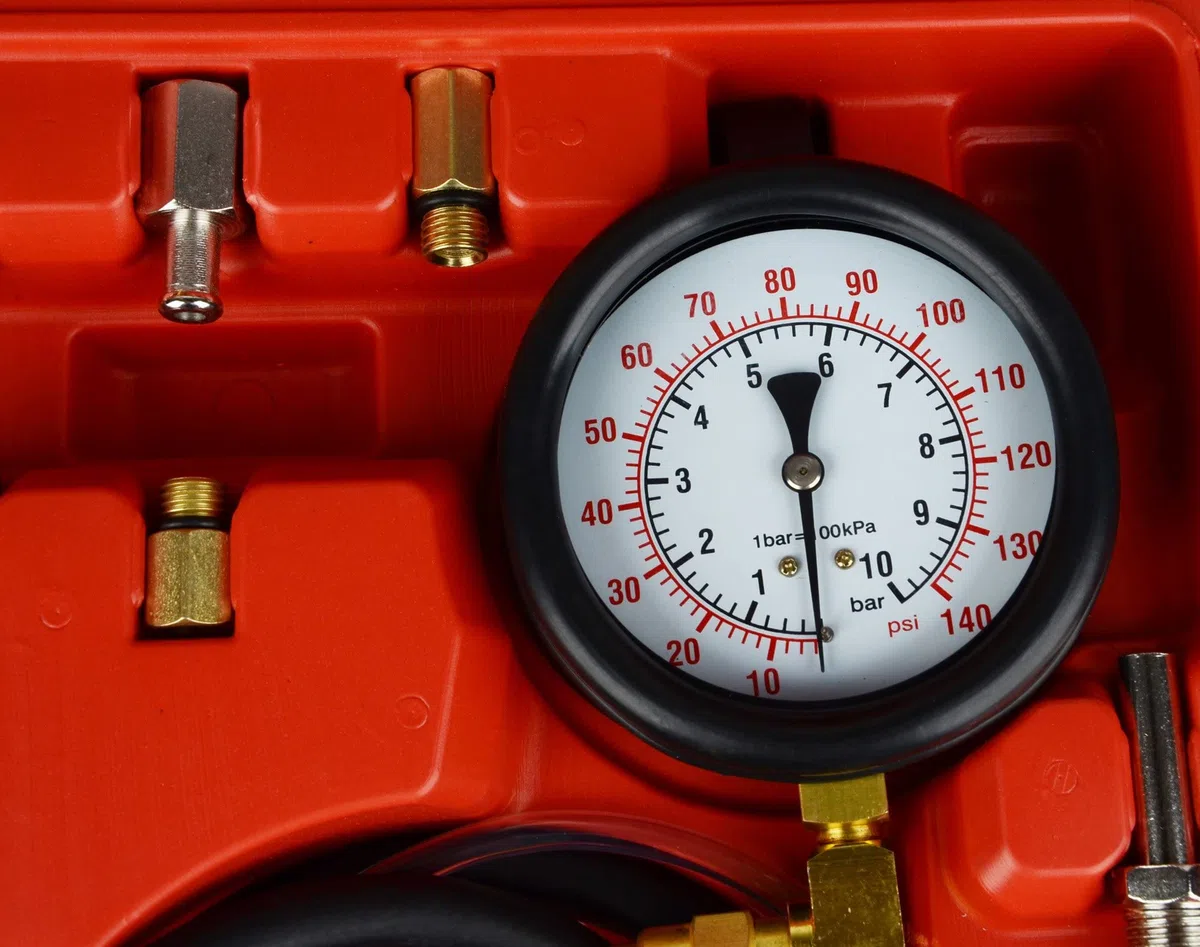 DAYUAN 0-140 PSI Probador de presión de gasolina Kit de herramientas de medidor de presión de inyección de combustible