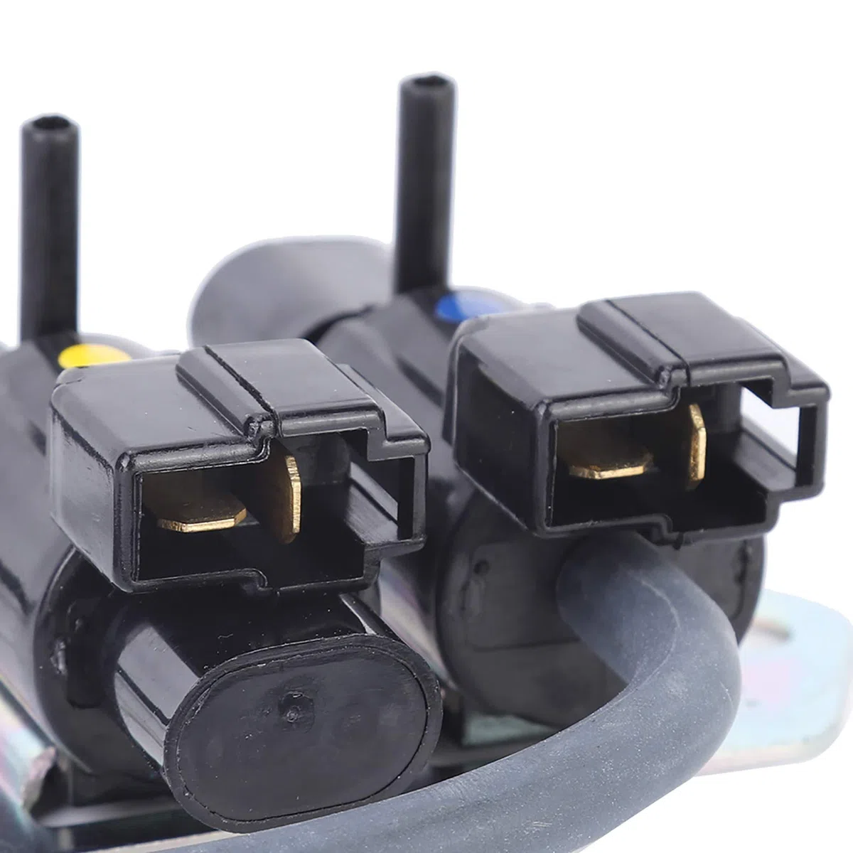 Válvula solenoide de control de embrague de rueda libre OE: MB937731 K5T47776 K5T81794 Válvula de interruptor de solenoide para L 200 Pajero Montero Triton