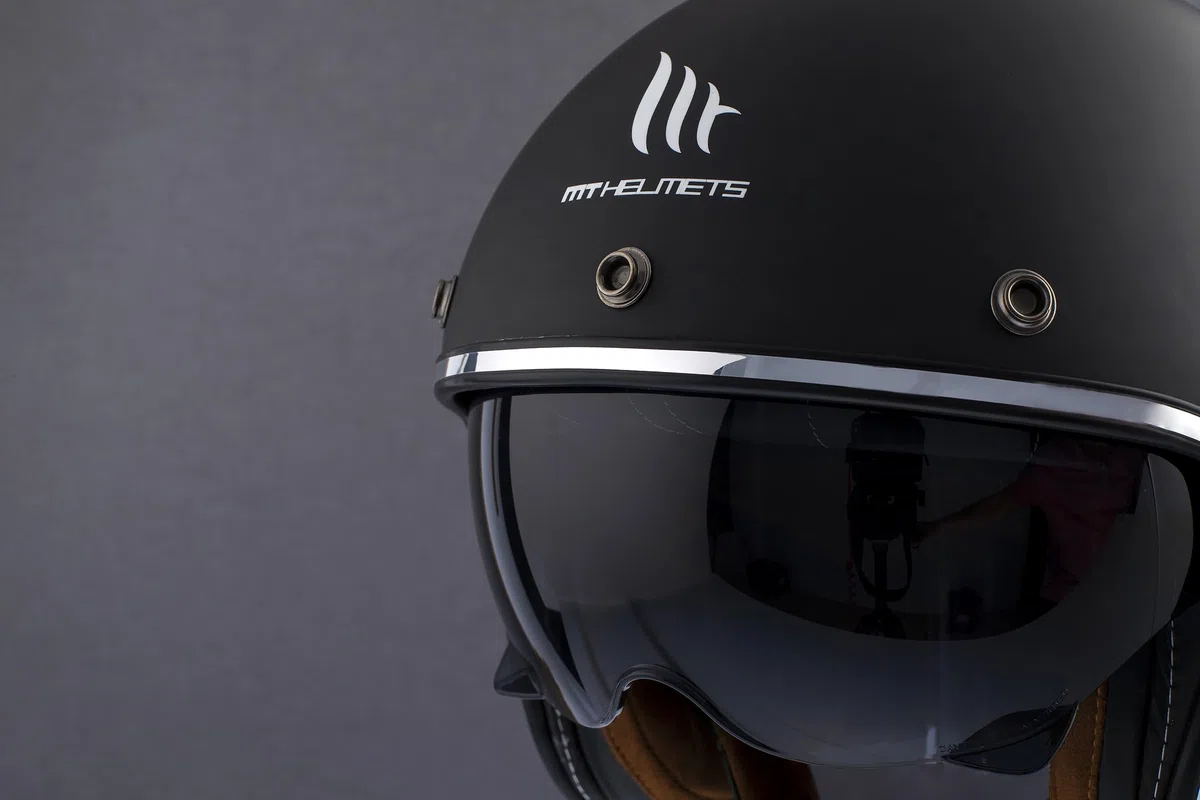 MT Helmets Le Mans 2 SV – Casco Moto Jet Vintage con Detalles en Cuero, Visor Solar Retráctil Full Vision, Interior Lavable y Calota HIRP | Homologado ECE 22.06 & DOT