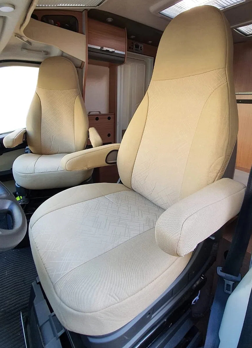 Bremer SITZBEZÜGE Fundas de Asiento Personalizadas, Color Beige Camel, compatibles con RV, Asientos del Conductor y del Pasajero, código de Color: 827 (Beige Camello)