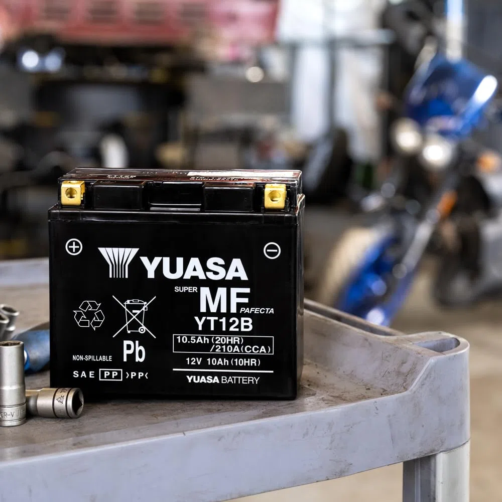 Yuasa YT12B 12V 210 CCA Batería AGM VRLA para moto libre de mantenimiento Batería