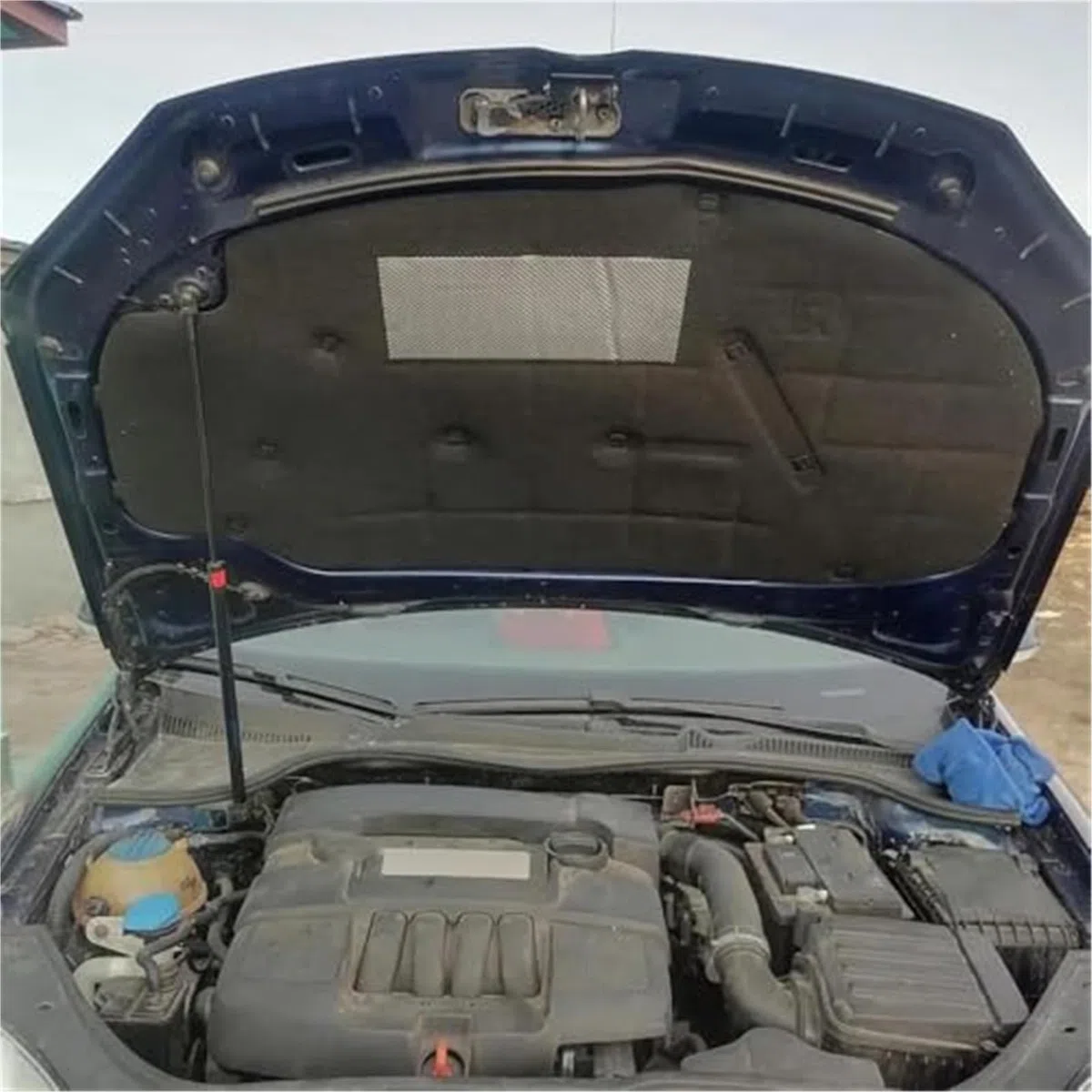 For VW, Golf, 5, Jetta, 3 Cubierta insonorizante de algodón con Aislamiento térmico for capó de Motor de automóvil Almohadilla de algodón Aislante para el Motor del capó Delantero
