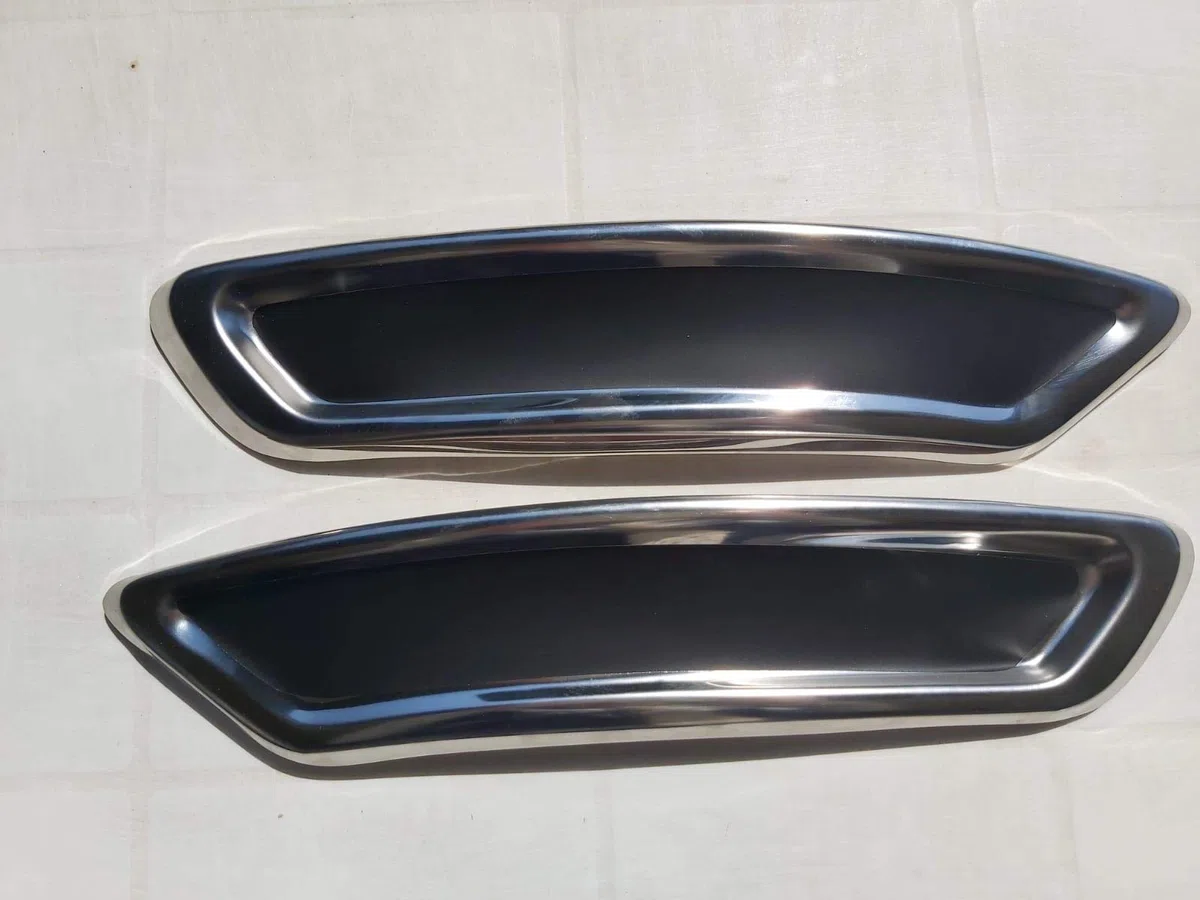 Marco deflector de escape cromado de acero inoxidable para PASSAT B8 SEDAN/FAMILIAR (2 piezas, 2015-2018)